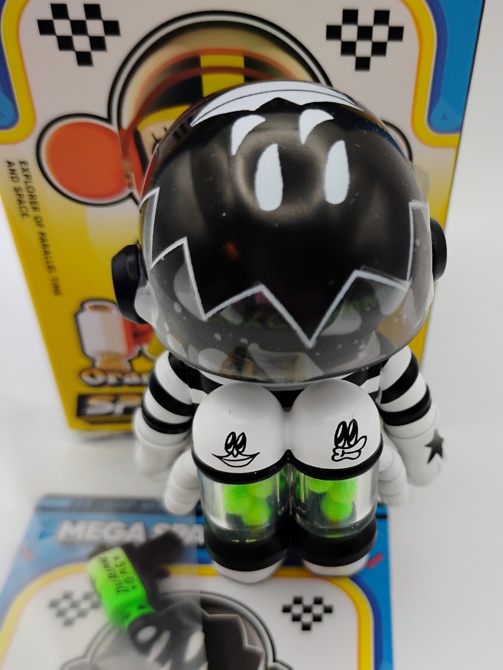 Mega Space Molly 100% Series 4- LaLa Company -Durian Man - Picture 4 of 4